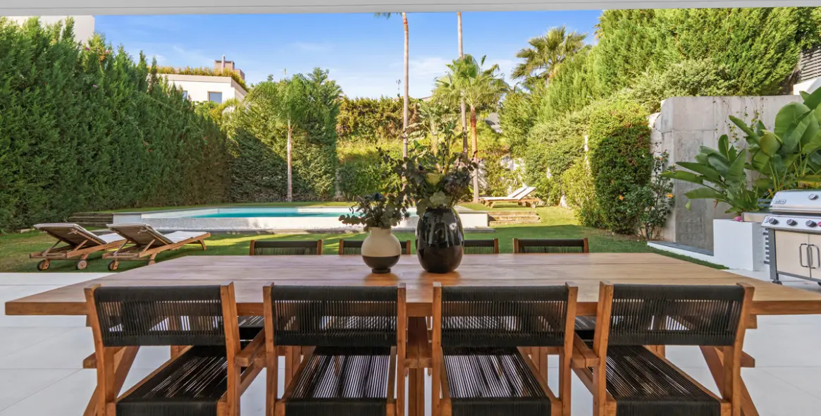 Продажа  отдельно стоящей виллы в Nueva Andalucía 13