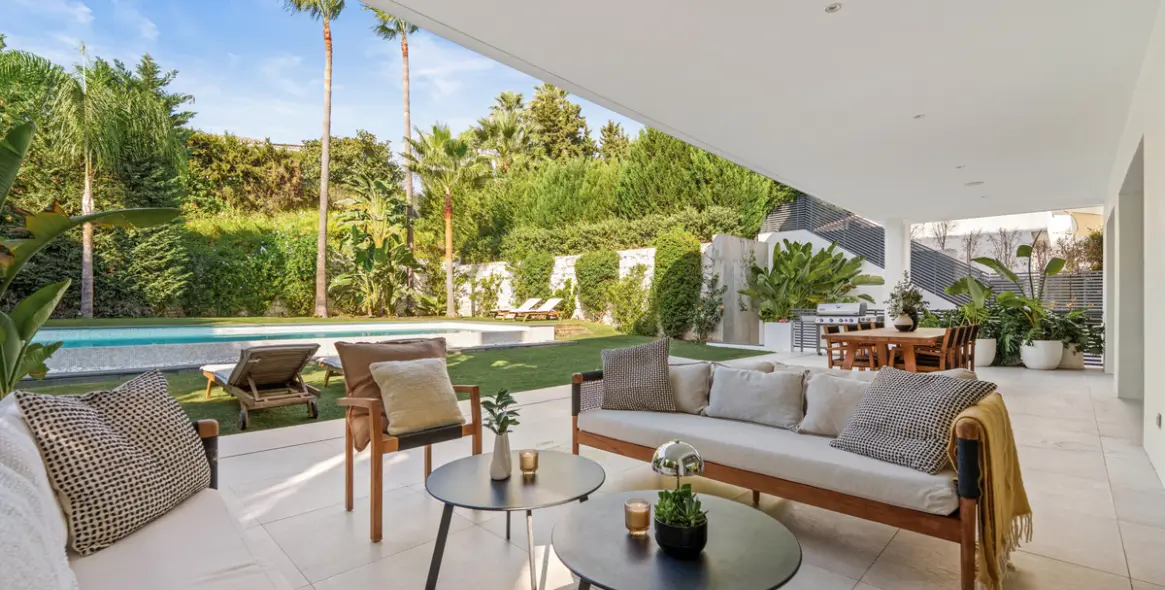 Продажа  отдельно стоящей виллы в Nueva Andalucía 14