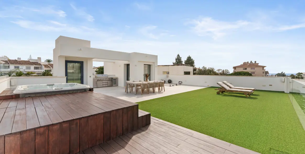 Продажа  отдельно стоящей виллы в Nueva Andalucía 27