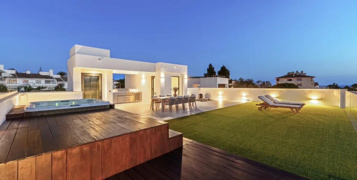 Продажа  отдельно стоящей виллы в Nueva Andalucía 38