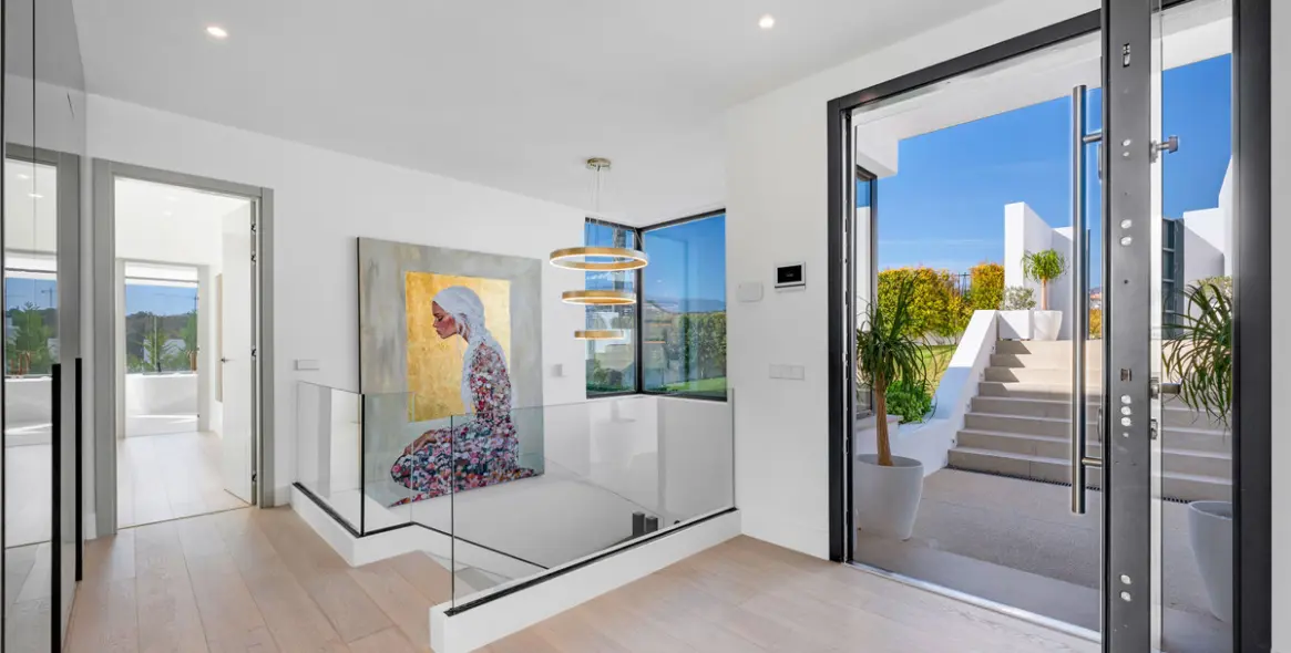 Продажа  отдельно стоящей виллы в Estepona 6