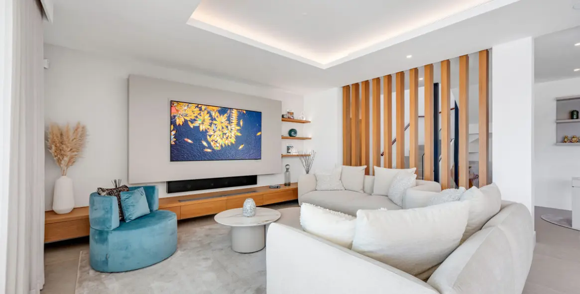 Продажа  отдельно стоящей виллы в Estepona 15