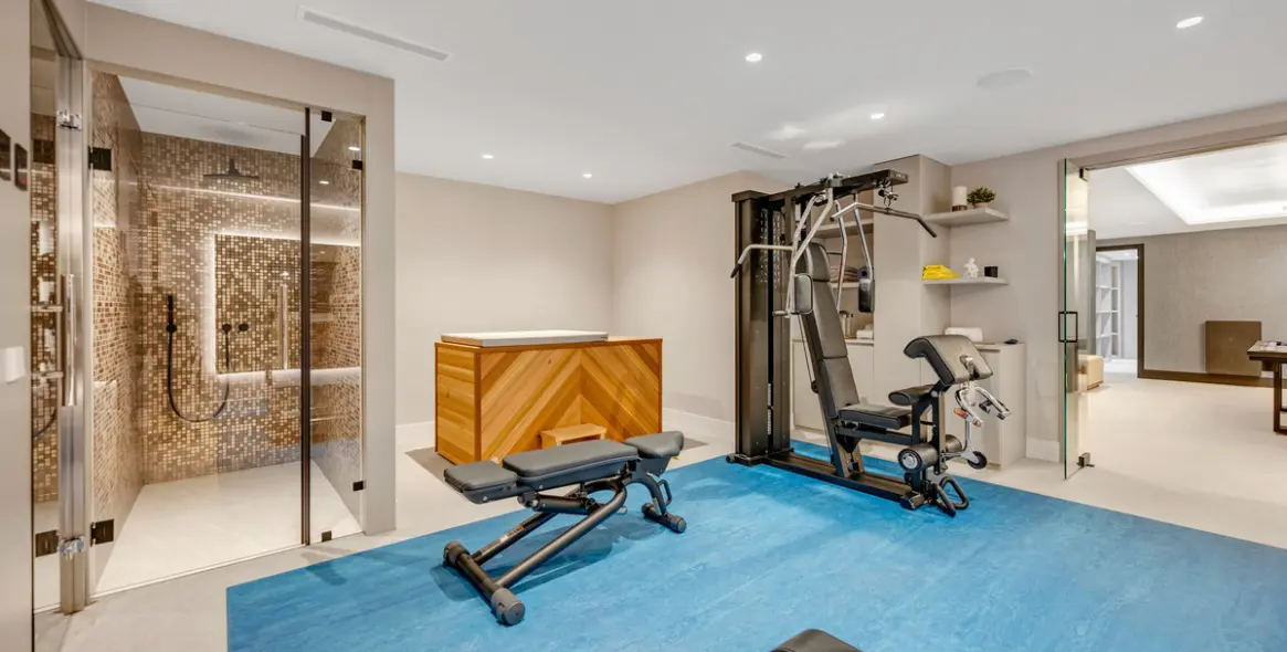 Sale of detached villa in Estepona 26