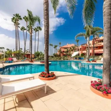 Venta de apartamento en planta baja en New Golden Mile