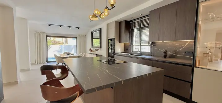 Long-term rent of detached villa in Nueva Andalucía 3