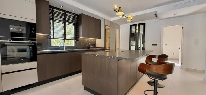 Long-term rent of detached villa in Nueva Andalucía 4