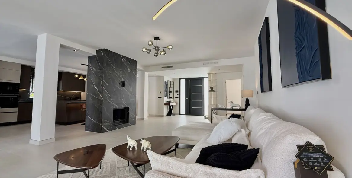 Sale of detached villa in Nueva Andalucía 12