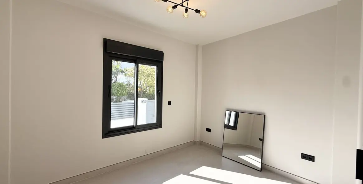 Sale of detached villa in Nueva Andalucía 16