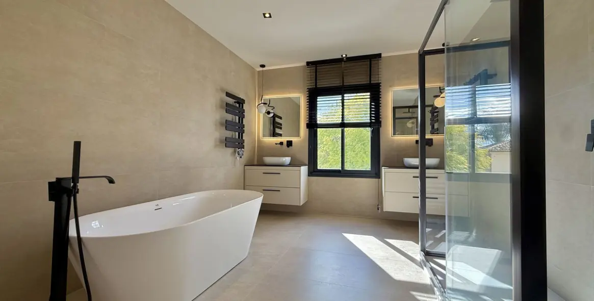 Alquiler a largo plazo de villa independiente en Nueva Andalucía 26