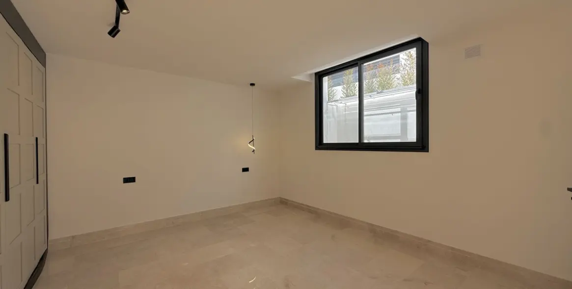 Alquiler a largo plazo de villa independiente en Nueva Andalucía 33