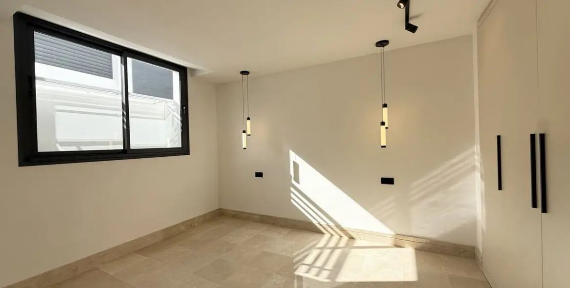 Alquiler a largo plazo de villa independiente en Nueva Andalucía 34