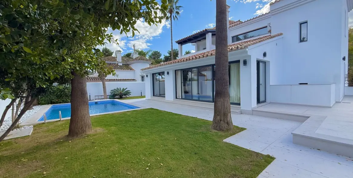 Alquiler a largo plazo de villa independiente en Nueva Andalucía 39