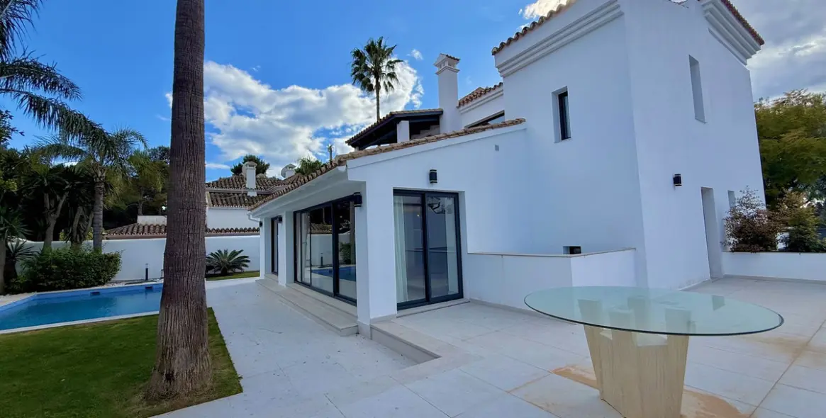 Alquiler a largo plazo de villa independiente en Nueva Andalucía 40