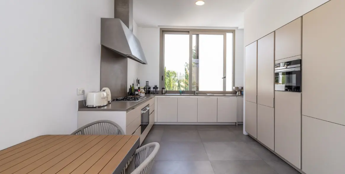 Краткосрочная аренда  отдельно стоящей виллы в Benahavís 25