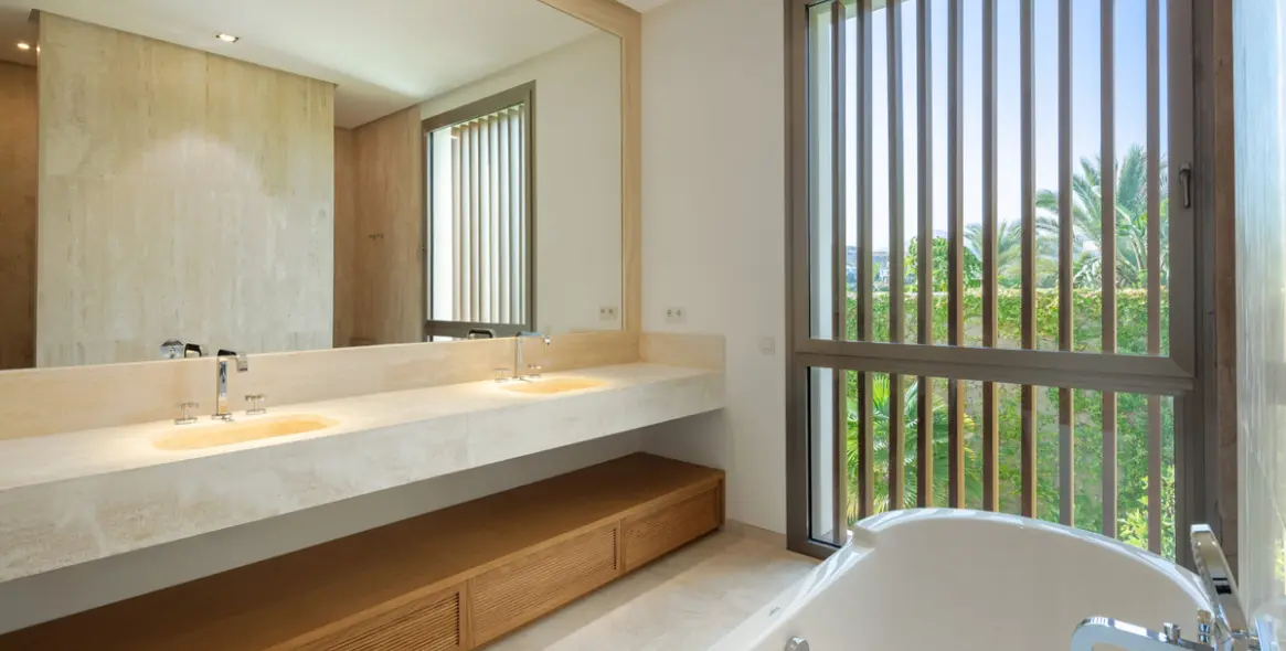 Venta de villa independiente en Casares 13