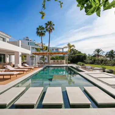 Venta de villa independiente en La Quinta