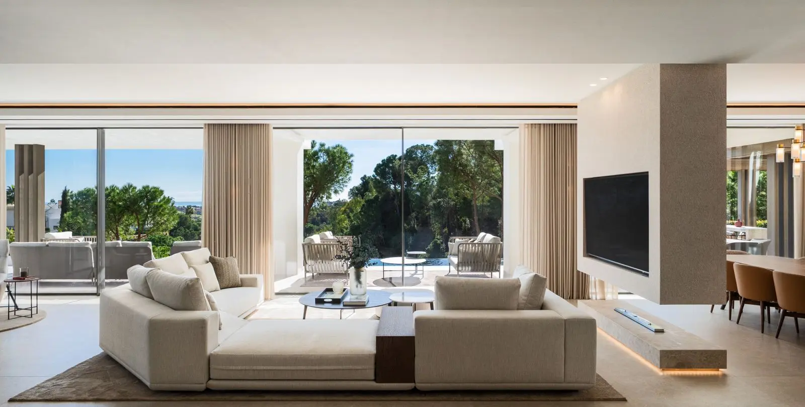 Sale of detached villa in La Quinta 7