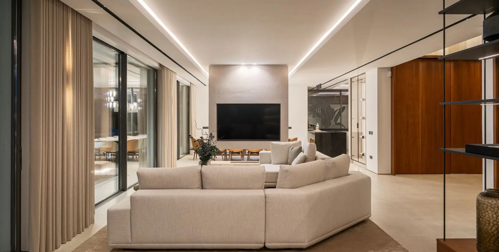 Sale of detached villa in La Quinta 10