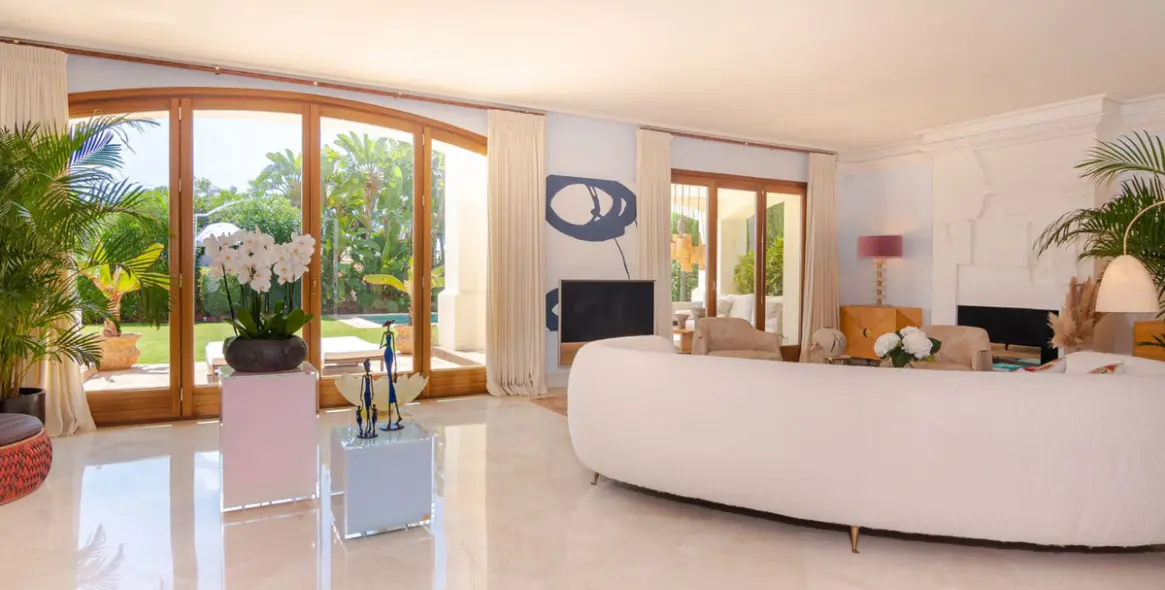 Краткосрочная аренда  отдельно стоящей виллы в The Golden Mile 2