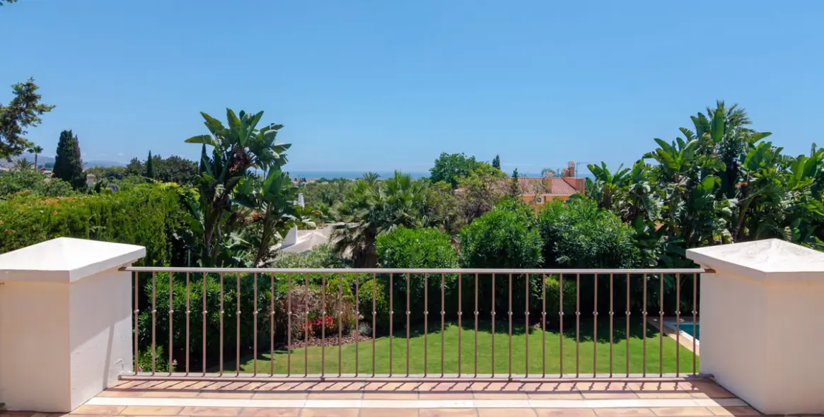 Краткосрочная аренда  отдельно стоящей виллы в The Golden Mile 14