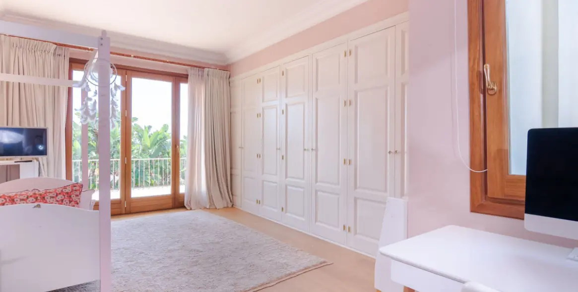 Краткосрочная аренда  отдельно стоящей виллы в The Golden Mile 16