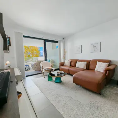 Sale of middle floor apartment in Manilva