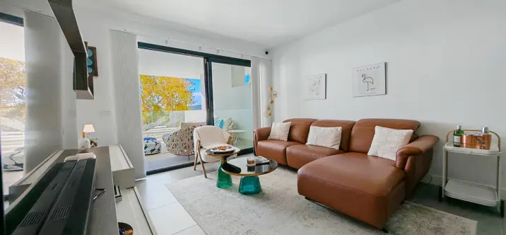 Sale of middle floor apartment in Manilva 1