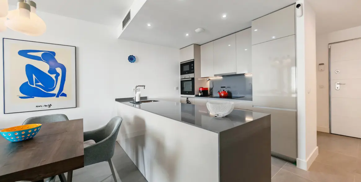 Sale of middle floor apartment in Manilva 4