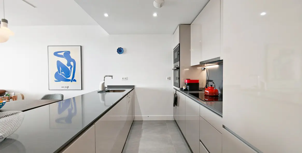 Sale of middle floor apartment in Manilva 5