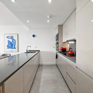 Sale of middle floor apartment in Manilva