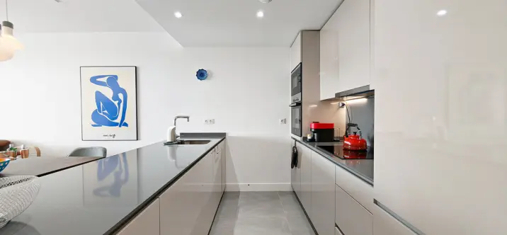 Sale of middle floor apartment in Manilva 4