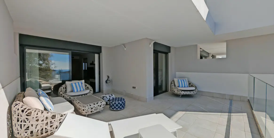 Sale of middle floor apartment in Manilva 6