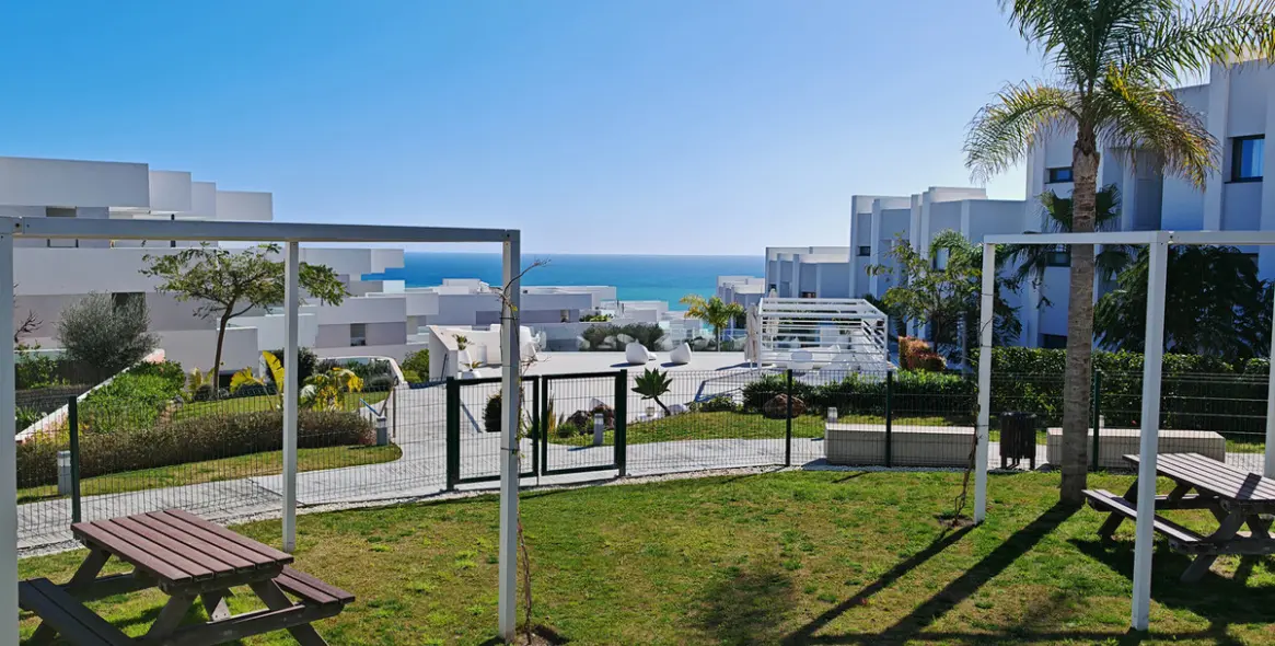 Sale of middle floor apartment in Manilva 19