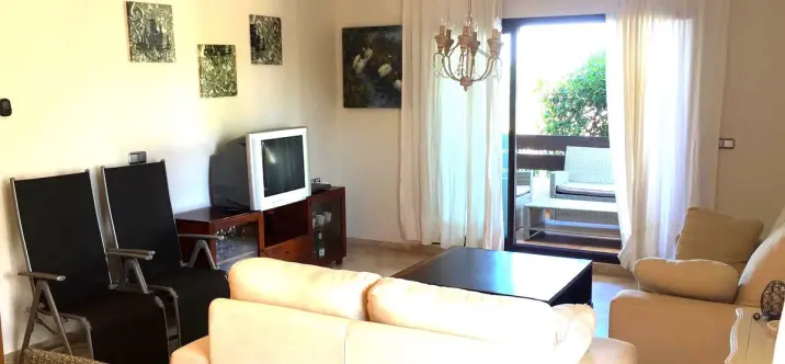 Venta de apartamento en planta baja en Doña Julia 1