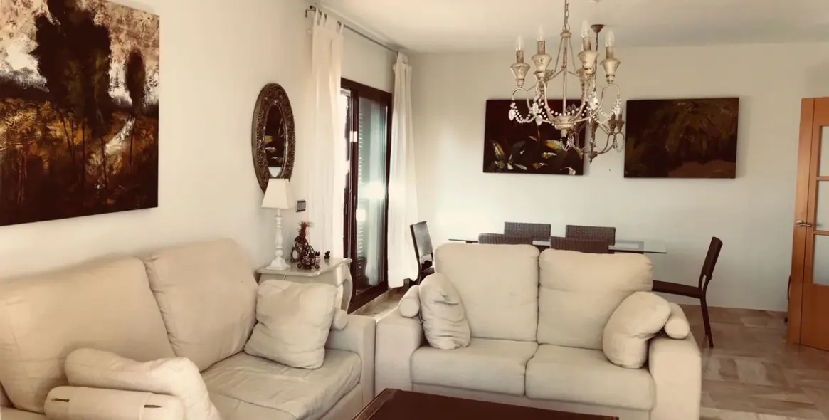 Продажа апартаментов на первом этаже в Doña Julia 10