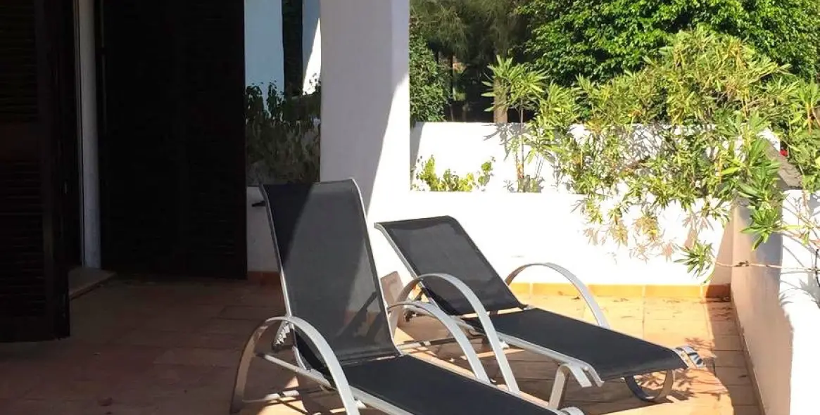 Продажа апартаментов на первом этаже в Doña Julia 15