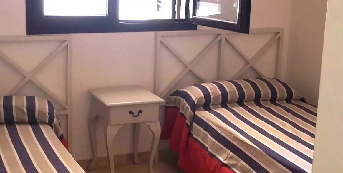 Продажа апартаментов на первом этаже в Doña Julia 46