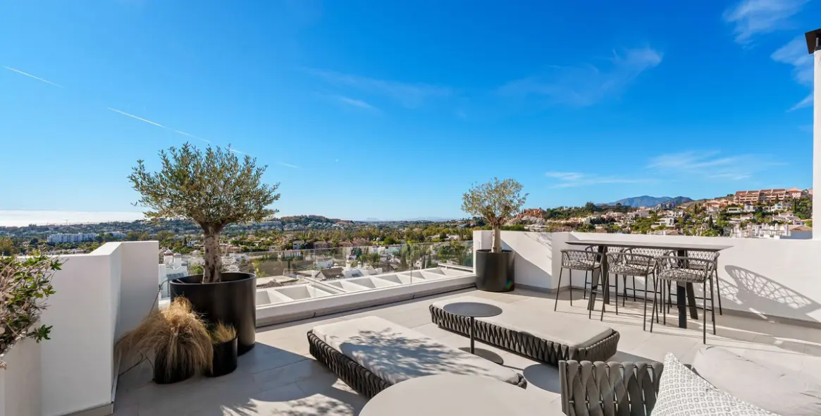 Sale of detached villa in Nueva Andalucía 3