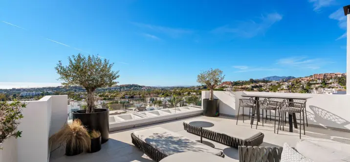 Venta de villa independiente en Nueva Andalucía 2