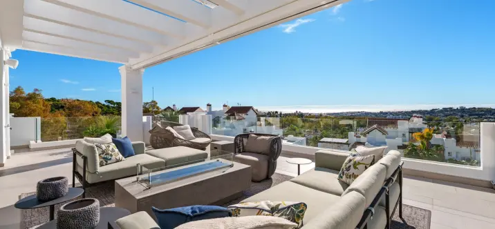 Venta de villa independiente en Nueva Andalucía 3