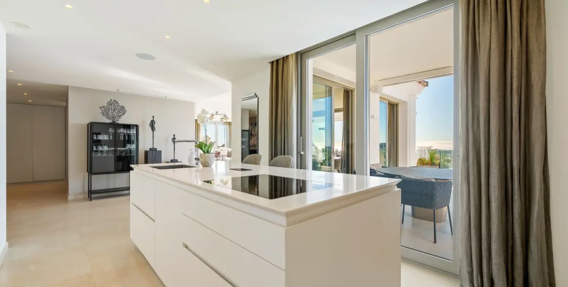 Sale of detached villa in Nueva Andalucía 8