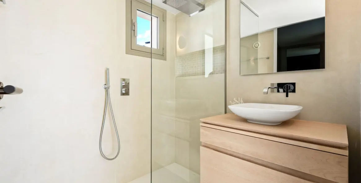 Sale of detached villa in Nueva Andalucía 10