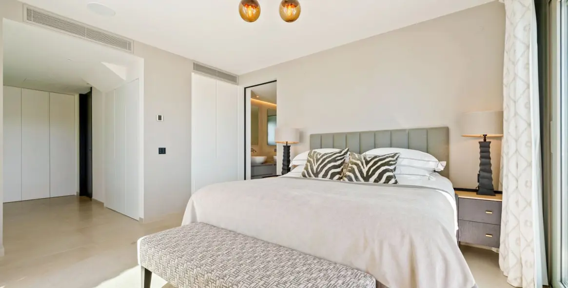 Sale of detached villa in Nueva Andalucía 11