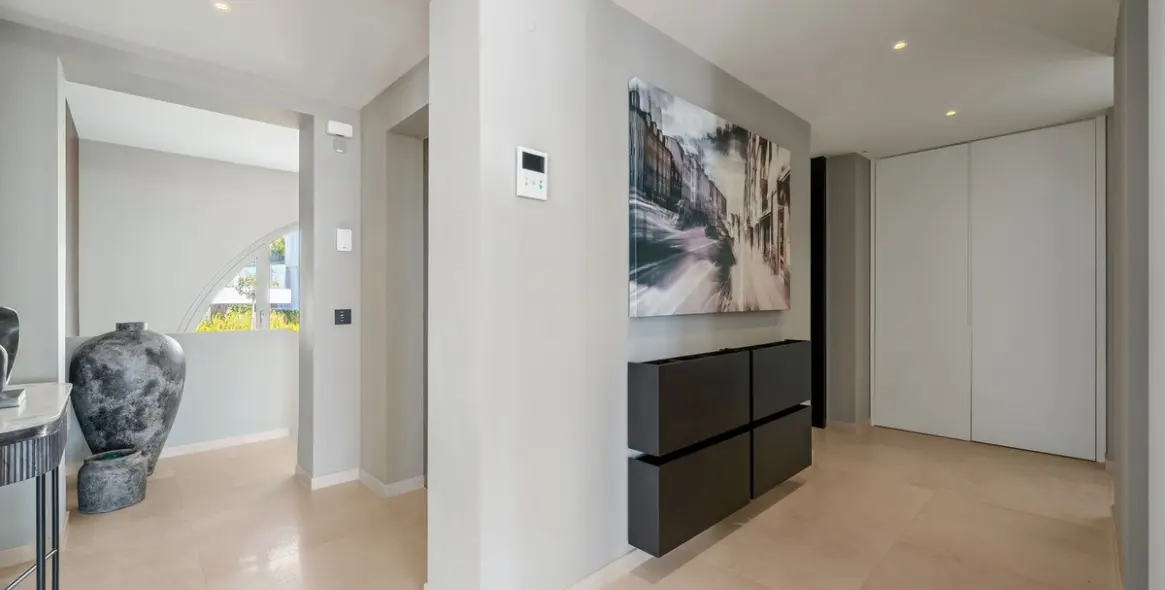 Sale of detached villa in Nueva Andalucía 19