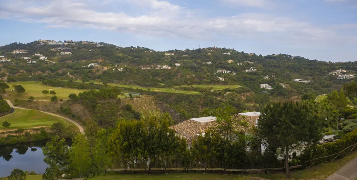 Продажа  жилого участка в La Zagaleta 4