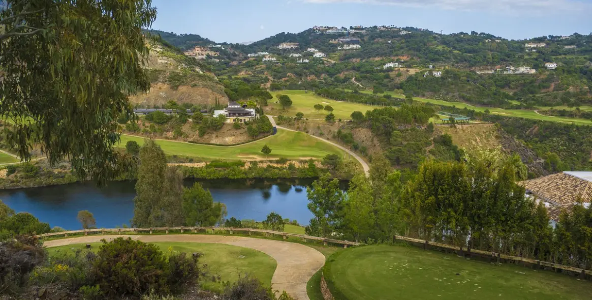 Продажа  жилого участка в La Zagaleta 7