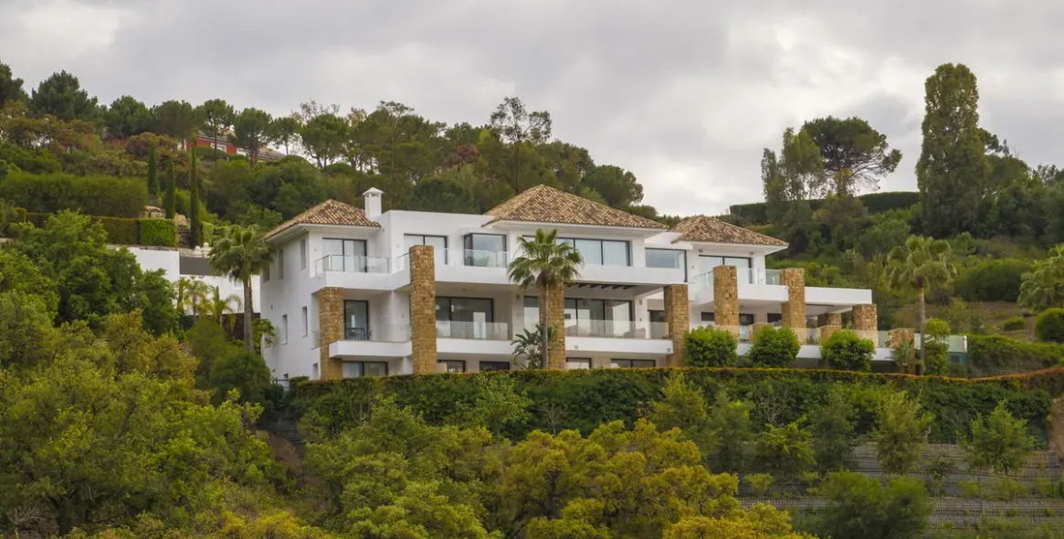 Продажа  жилого участка в La Zagaleta 12