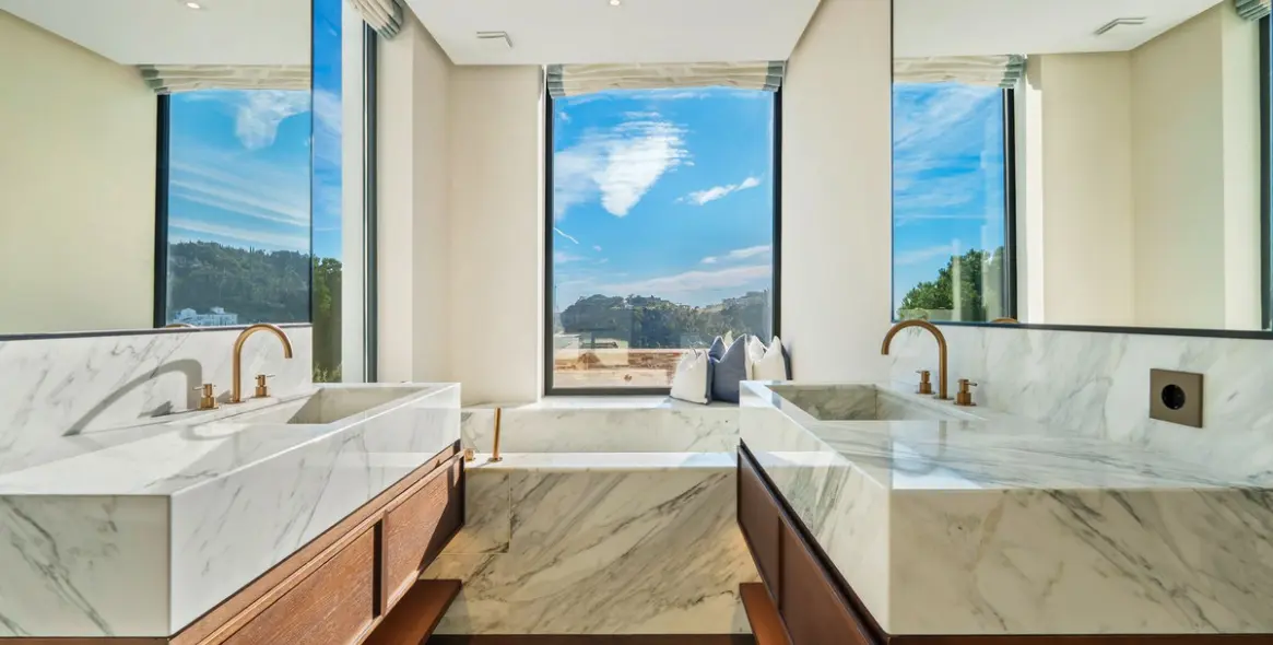 Продажа  отдельно стоящей виллы в Benahavís 13