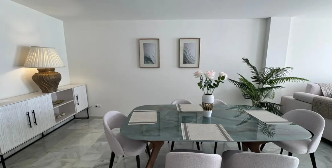 Долгосрочная аренда апартаментов на среднем этаже в Estepona 1