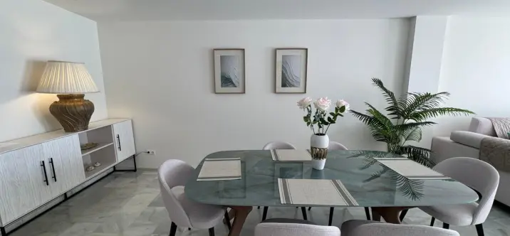 Долгосрочная аренда апартаментов на среднем этаже в Estepona 0